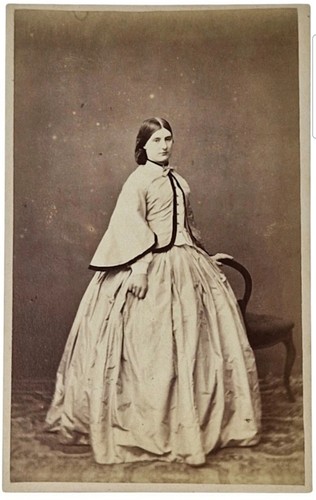 Cdv elegant lady - in, crinoline