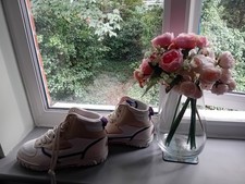 Ellesse Boots. Brand New, never worn. Very Comfy And Warm. Great Item, Size 6.