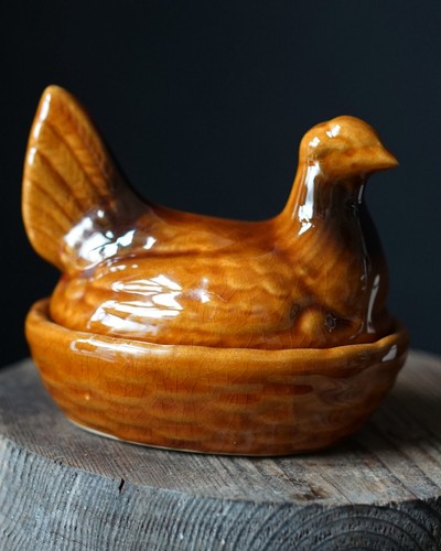 Vintage brown ceramic hen dish - brown,