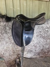 Thorowgood T4 Dressage Saddle 18"