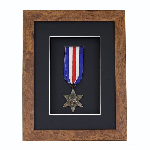 Deep box frame display - 3d,