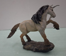 Small unicorn figure (6cm) - good quality and detail (used) perfect condition