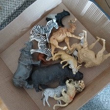 12 Britains Zoo Animals