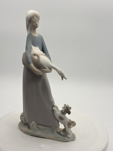 Rare bisque lladro girl - bisque,