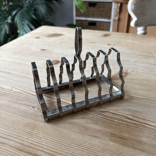 Stylish slice toast - toast, rack