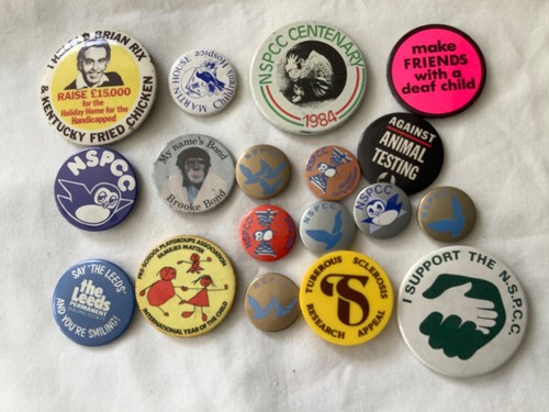 Group tin badges mixed - of,