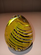 EGG SHAPED HANDBLOWN PAPERWEIGHT. UNKNOWN MAKER.