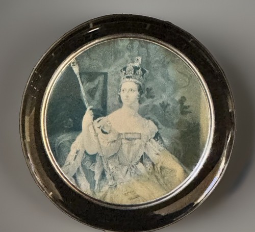 Vintage queen victoria - vintage,