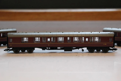 Hornby 120 mk1 coach set - hornby,