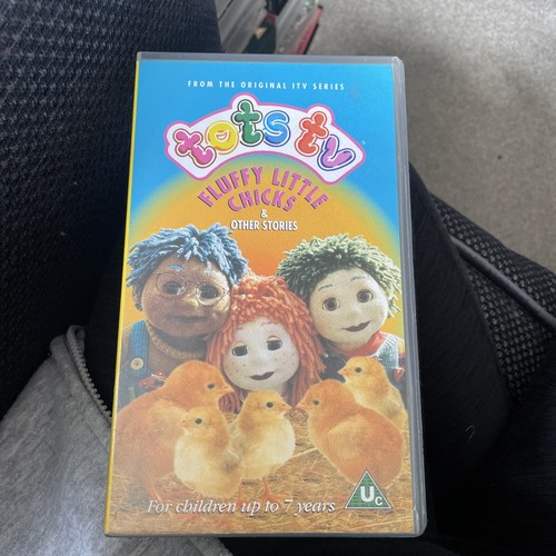 Tots fluffy little - tv, chicks