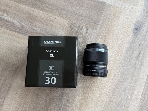 Olympus 30mm macro 5 - 30mm, f3.5