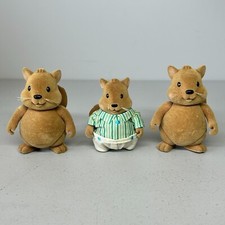 Li'l Woodzeez Bushytail Squirrel Family Toy Animal Figures x 3