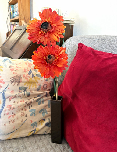 Artificial orange daisy - orange,