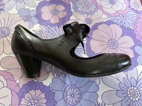 Clarks size clue - clarks,