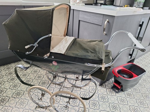 Silver cross dolls pram - ,