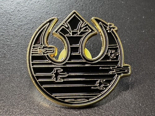 Star wars enamel pin - star,