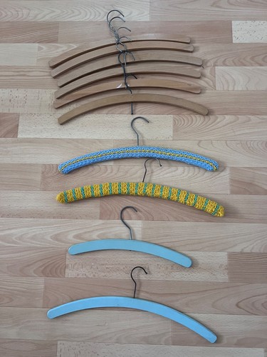 Wooden vintage hangers 2 - 10,