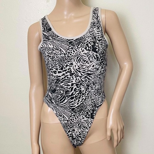 Tiger and leopard print - leopard,