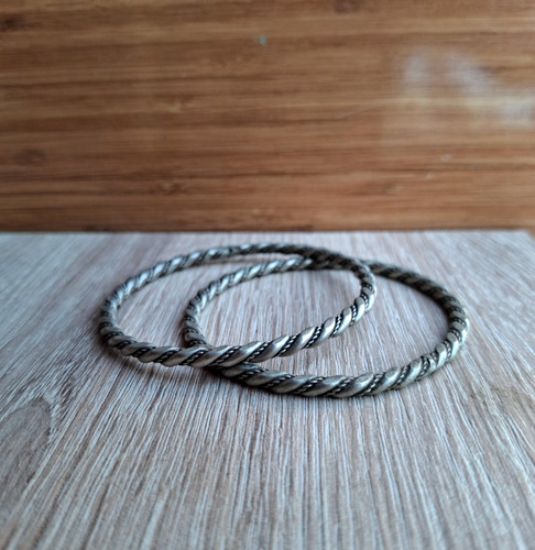 Old vintage tow bracelets - vintage,