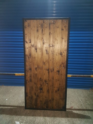 Wooden gate side - side,