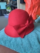 Marks And Spencer Red Felt Cloche Hat With Bow Re-Enactment 1920s/1930s Unique.