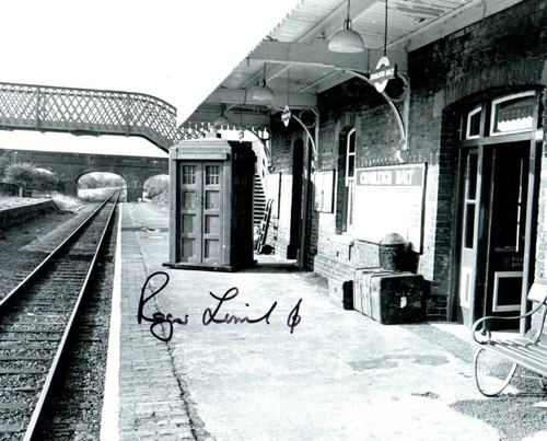 Doctor who autograph roger - who,