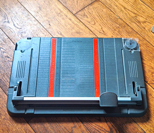 Fiskars rotary paper cutter - fiskars,