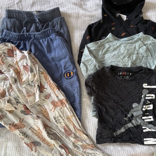 Boys months clothes - 9-12,