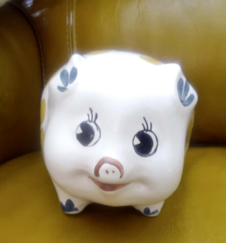 Ceramic pottery pig money box