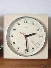 1 Vintage 1950's 8.5" Standard Irish Made Glass / Plastic Wall Clock -Works Well