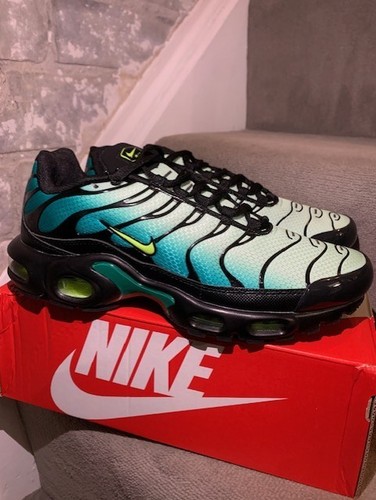 Size brand new nike - size,