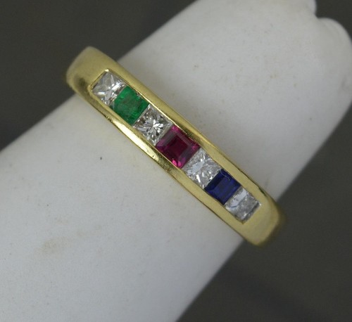 18ct yellow gold emerald - 18ct,