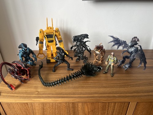 Aliens kenner action figures - aliens,