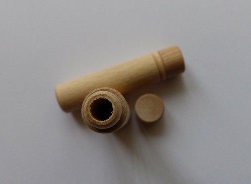 Two wooden needle - two,