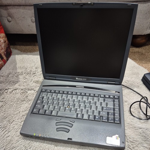Toshiba tecra 8200 - toshiba,