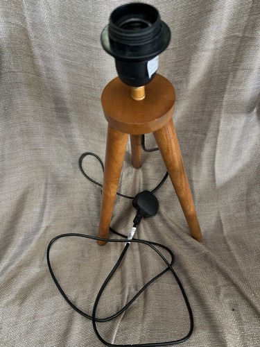 Wood tripod lamp stand - wood,