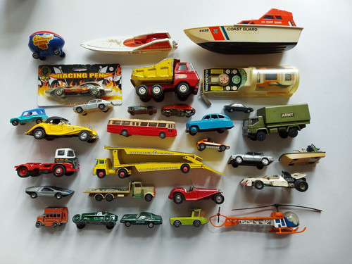 Assorted vintage modern - modern, toy