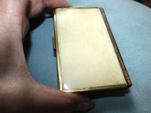 Old small leather common - old,