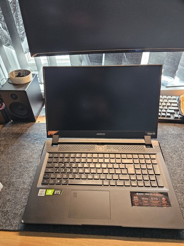 Gigabyte aorus 17g i7 - aorus,