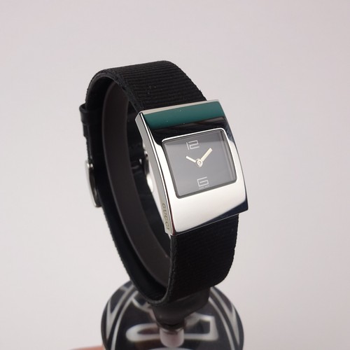 Gucci 4900l women black dial - women's,