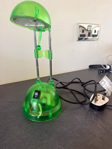 Adjustable retro green desk - green,