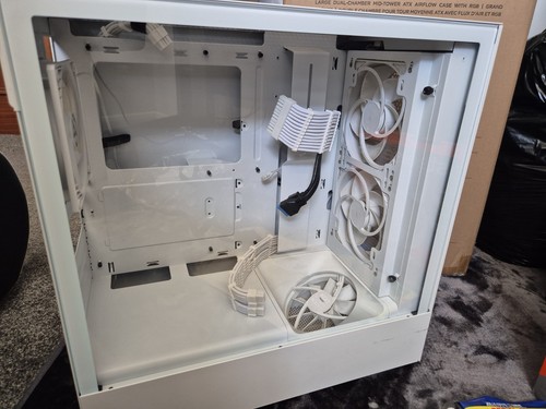 Nzxt flow mid tower - mid,