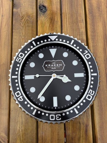 Designer wall clock 30cm round