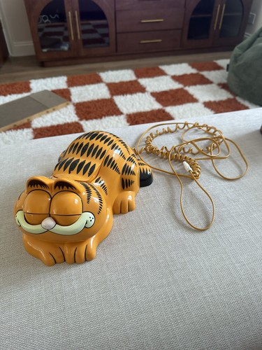 Vintage garfield phone - phone.,