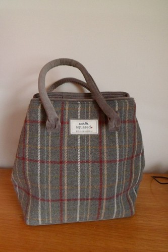 Large grey tartan checked - large,