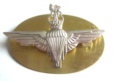 THE PARACHUTE REGIMENTMETAL BERET CAP BADGE  INFANTRY   PARA - AIRBORNE