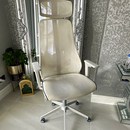 White high back swivel task - swivel,