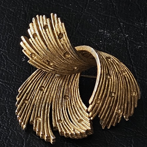 Vintage sphinx swirl flourish - vintage,