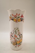 Aynsley Somerset Bone China 9" Vase