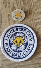 2 X English leicester city Football Fans pin badge & Sew On Shirt Patch England
